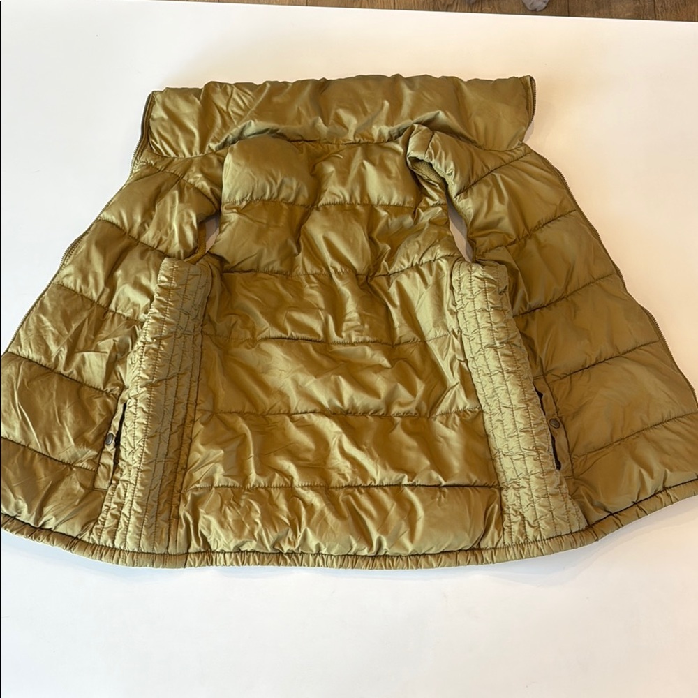 Old Navy Olive Puffer Vest for Women - Picture 4 of 4